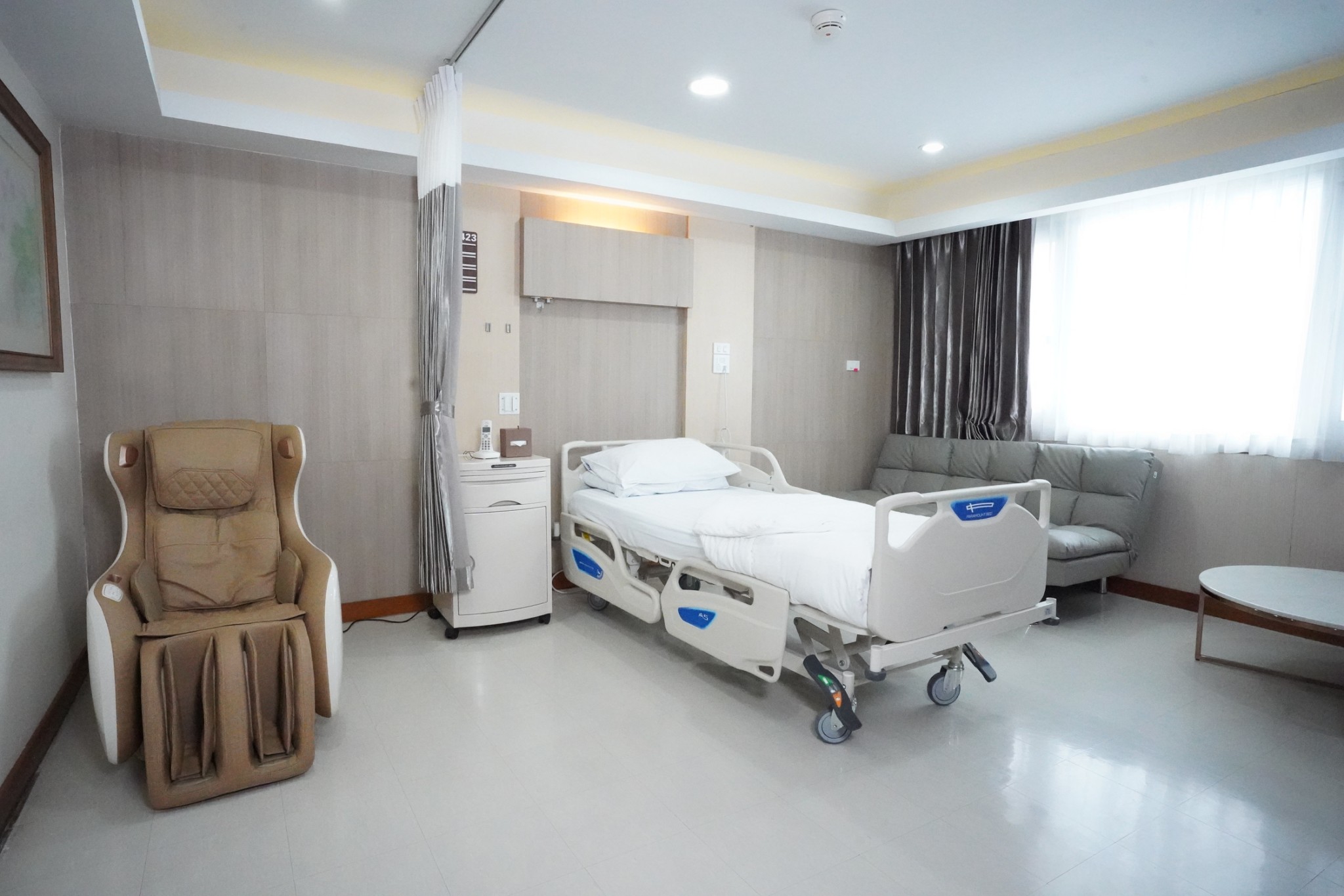 ห้องสวีทสำหรับผู้ใหญ่ โรงพยาบาลพิษณุเวช